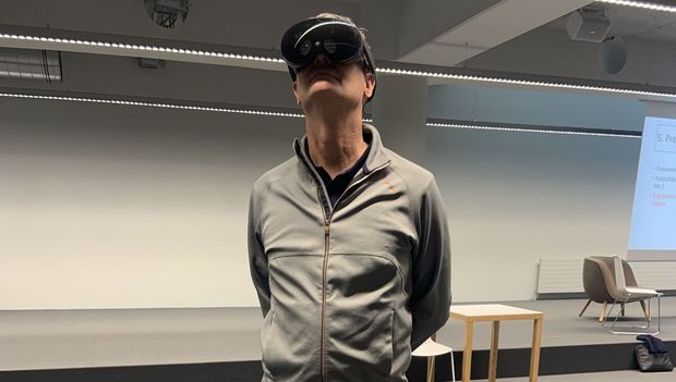 Andreas Straube mit VR-Brille