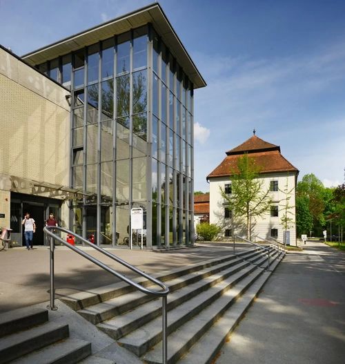 [Translate to Englisch:] Facade of the Unicenter