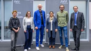 F.l.: Patricia Stark, Laura Thäter, Thomas Gegenhuber, Eleni Priglinger, Stephan Pühringer, Stefan Koch; photo credit: JKU 