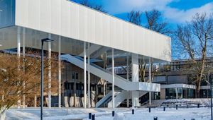 Learning Center und Bibliothek der JKU im Winter