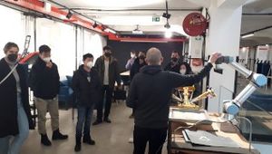 [Translate to Englisch:] Global Business ACT students visit Tabakfabrik and GRAND GARAGE