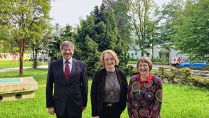 from left to right: o. Univ. Prof. Dr. Helmut Pernsteiner, Prof. Dr. Barbara E. Weißenberger, Univ.-Prof. Dr. Dorothea Greiling