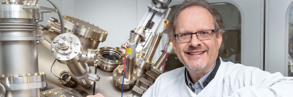 Professor Günther Springholz; photo credit: JKU/Robl