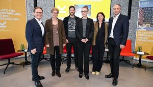 von links: Andreas Gruber, Elgin Drda, Christian Thome, Anna Heidbreder, Sabine Spiegl-Kreinecker, Raimund Helbok; Credit: JKU