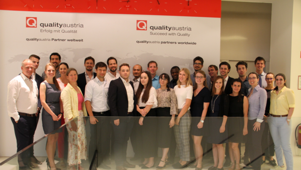 Gruppenfoto der Studierenden bei Quality Austria