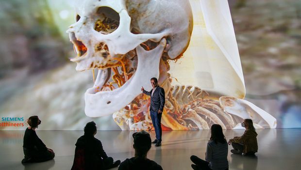 Virtuelle Anatomie Vorführung im JKU medSPACE