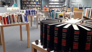 Bücherflohmarkt bei der Welcome Week 2021 in der Bibliothek der JKU