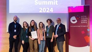 Presentation of the quality seal (Krenn second from right); Photo credit: Innovation Salzburg/Benedikt Schemmer