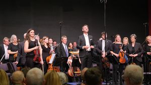 Gruppenbild des Universitätsorchesters nach dem Konzert in Engerwitzdorf