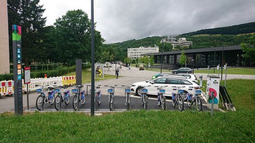 E-Mobilität und Citybikes an der JKU