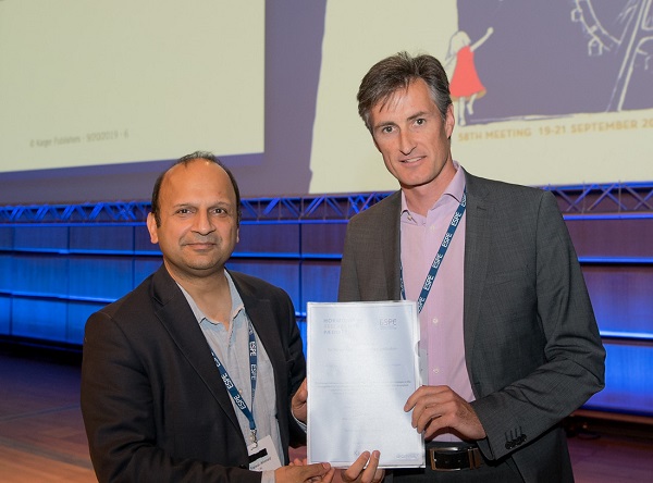 von links: Prof. Faisal Ahmed (ESPE Council), Prof. Wolfgang Högler bei der ESPE-Award-Verleihung.