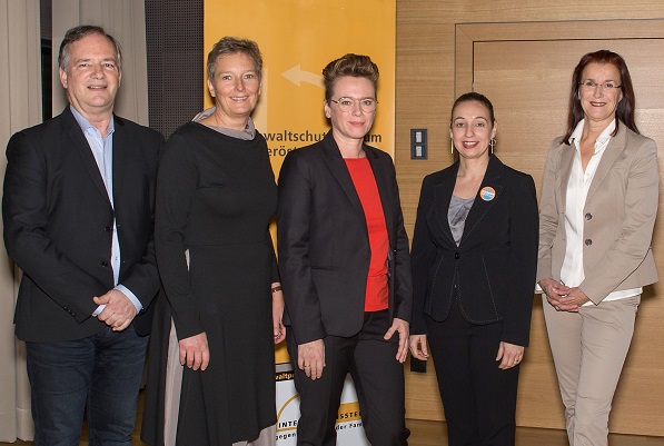 von links: Dr. Albin Dearing, Mag.a Eva Schuh, Mag.a Eva Schobesberger, Mag.a Ines Stilling, Prof.in Silvia Ulrich