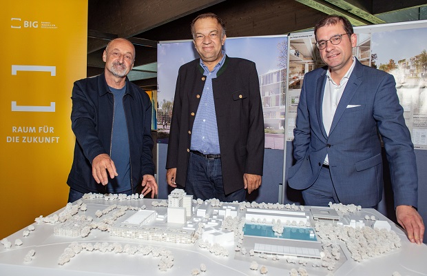 von links: Architekt Diplomingenieur Peter Sapp, Rektor Meinhard Lukas, BIG-CEO Hans-Peter Weiss