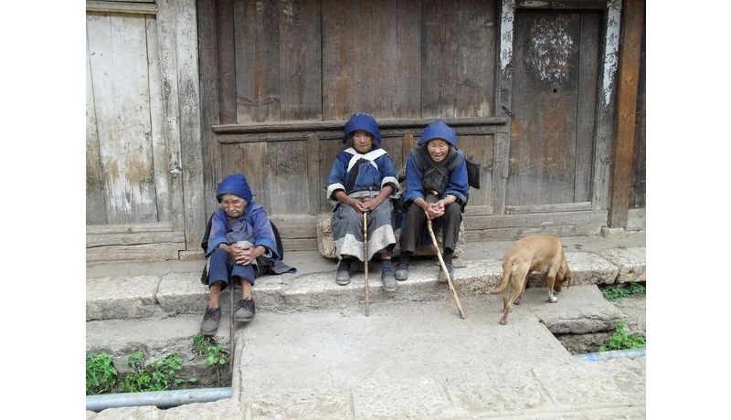 2010: "Die letzten Wächterinnen der Kultur der Naxi" (Lijang, China), 3. Preis Work Abroad Photo Contest)