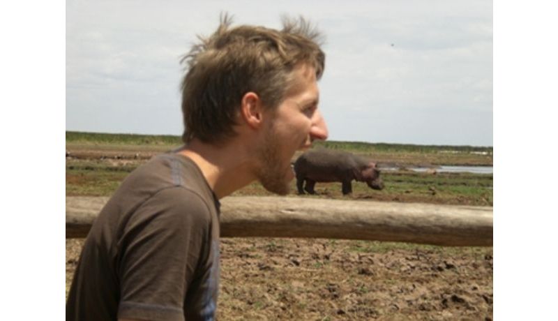 2010: "Ein Snack für Zwischendurch" (Lake Manyara Nationalpark, Tansania), 2. Preis Kategorie "Studentisches, Menschliches Kurioses"