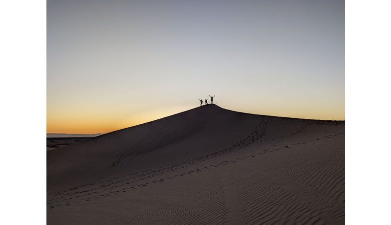 Running over Dunes (Algodones Dunes, CA, USA)
