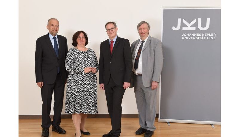 Rector Meinhard Lukas, Katharina Pabel (University Council Chair), Rector-elect Stefan Koch, Johann Höller (Senate Chair), photo credit: JKU