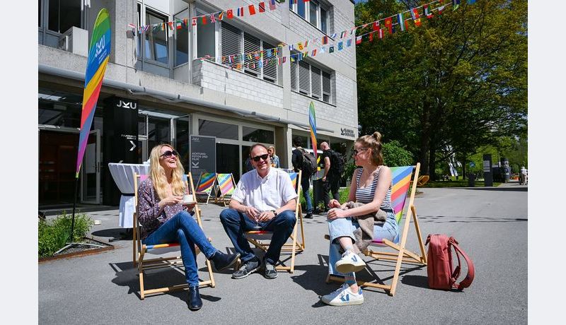 Menschen am Tag der offenen Tür des IWC