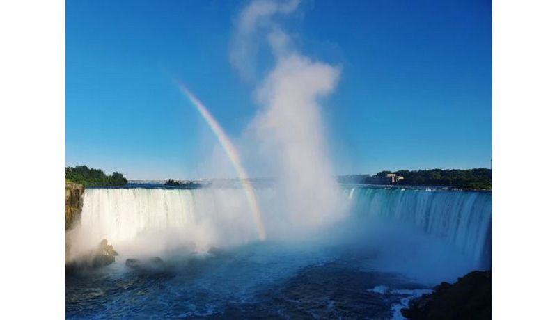 Regenbogen über den Niagarafällen (Niagarafälle, Kanada)

