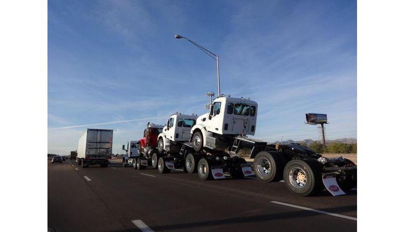 "Truck-Truck-Truck... Truck" (I-10, Arizona, USA)