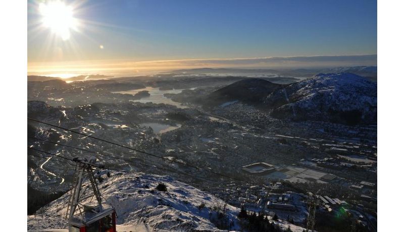 "Mittagssonne im winterlichen Bergen" (Bergen, Norwegen)