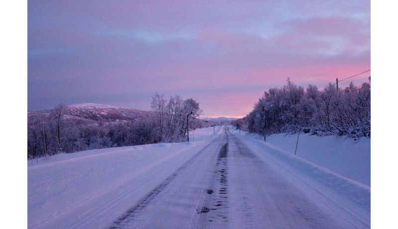 "Sonnenaufgang 10:48; -22°C – Welcome to Norway!" (Haukeligrend, Norwegen)
