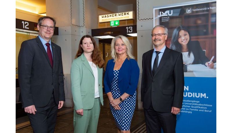 From left: Stefan Koch, Pia Olisar, Ada Pellert, MinR. Thomas Weldschek (Federal Ministry of Education, Science & Research, head of Department in Section Four "Universities and Universities of Applied Sciences")